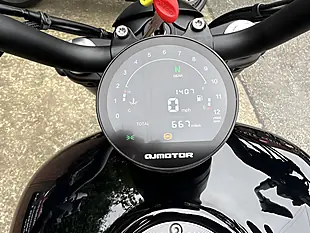 Used 2026 Qjmotor Srv 125 Black - Interior and Exterior details 14