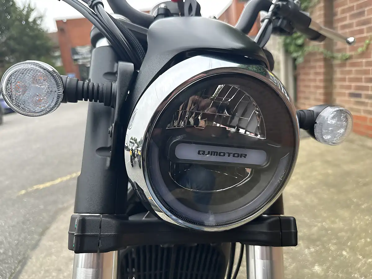 Used 2026 Qjmotor Srv 125 Black - Interior and Exterior details 8