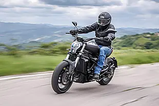 Used 2026 Qjmotor Srv 600 V Matt Black - Interior and Exterior details 10