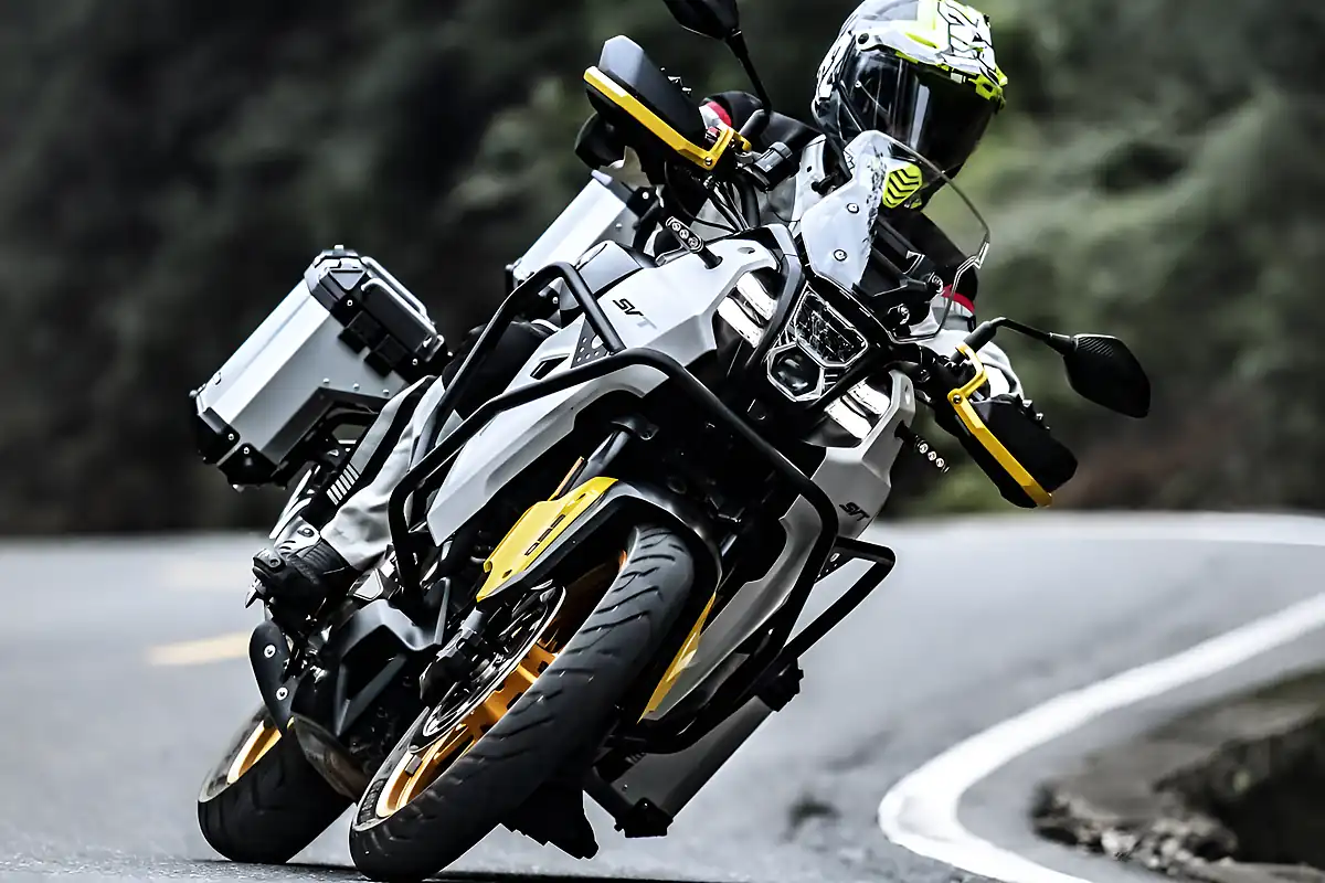 Used 2026 Qjmotor Svt 650 Black/Yellow - Interior and Exterior details 11