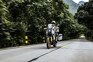 Used 2026 Qjmotor Svt 650 Black/Yellow - Interior and Exterior details 13