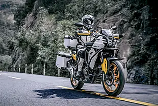 Used 2026 Qjmotor Svt 650 Black/Yellow - Interior and Exterior details 14