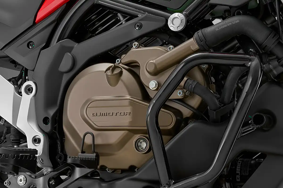 Used 2026 Qjmotor Svt 650 Black/Yellow - Interior and Exterior details 16