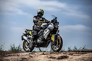 Used 2026 Qjmotor Svt 650 Black/Yellow - Interior and Exterior details 4