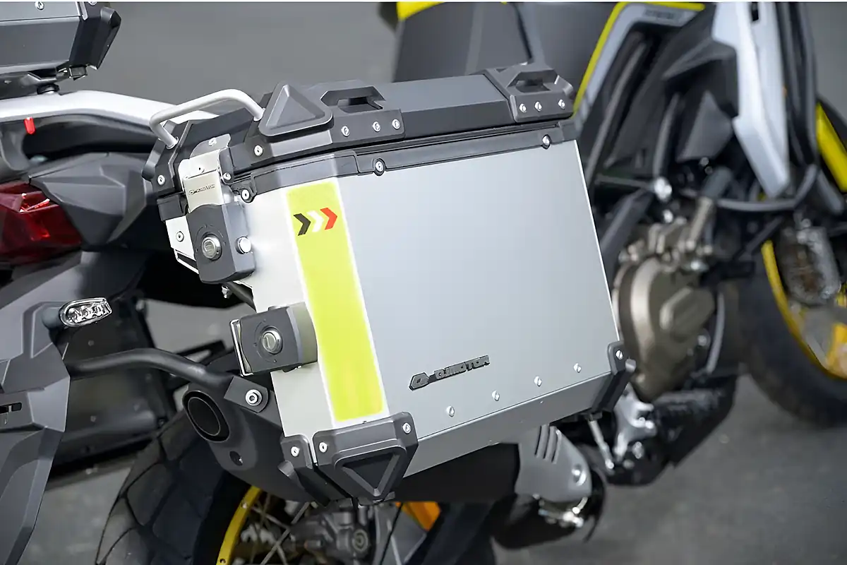 Used 2026 Qjmotor Svt 650 X Black/Yellow - Interior and Exterior details 3