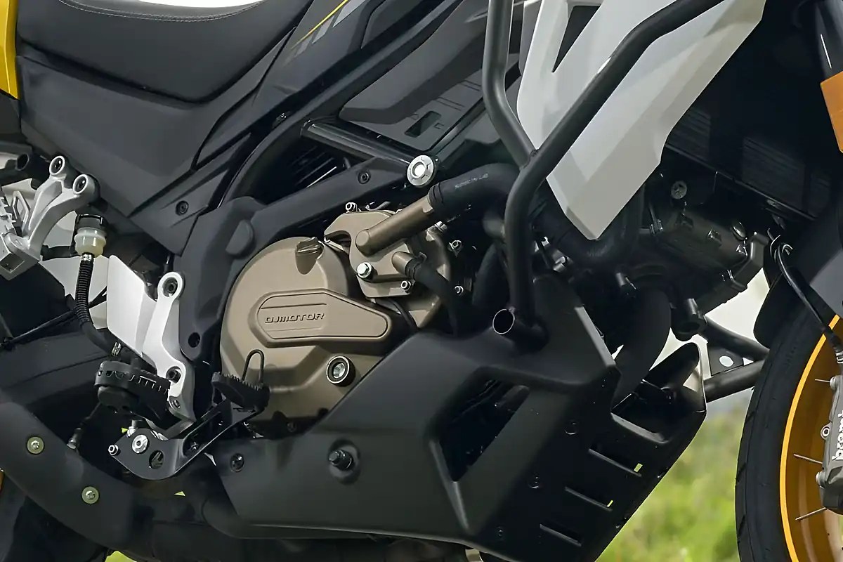 Used 2026 Qjmotor Svt 650 X Black/Yellow - Interior and Exterior details 4
