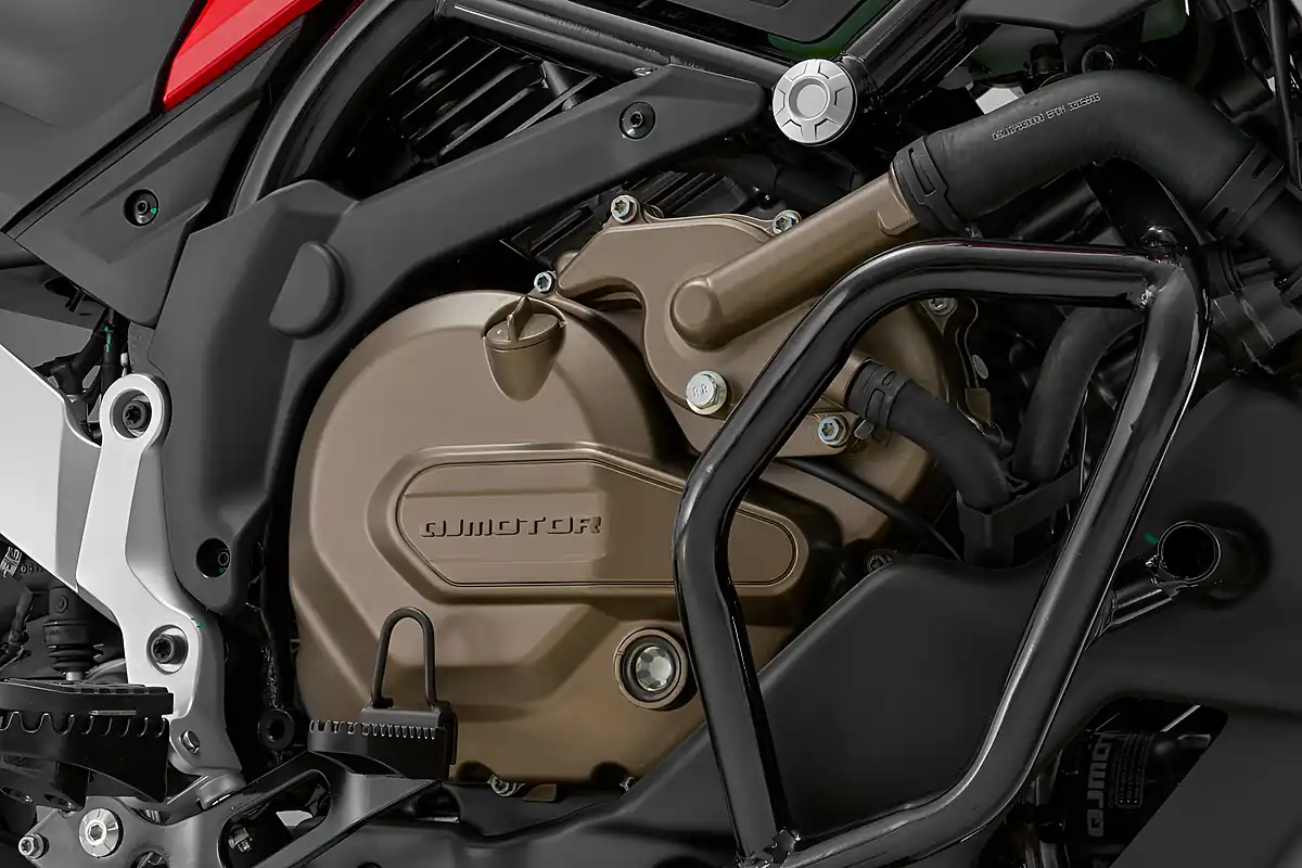 Used 2026 Qjmotor Svt 650 X Black/Yellow - Interior and Exterior details 5