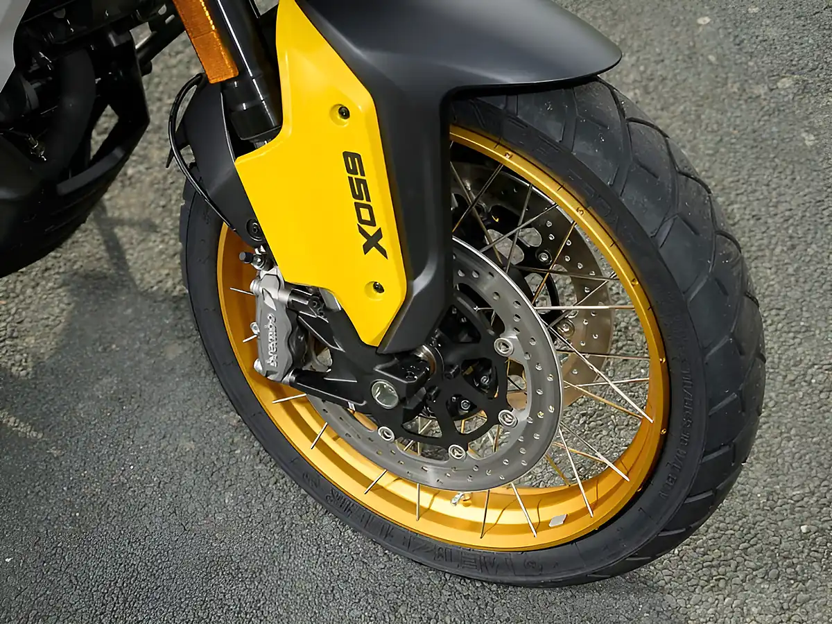 Used 2026 Qjmotor Svt 650 X Black/Yellow - Interior and Exterior details 9