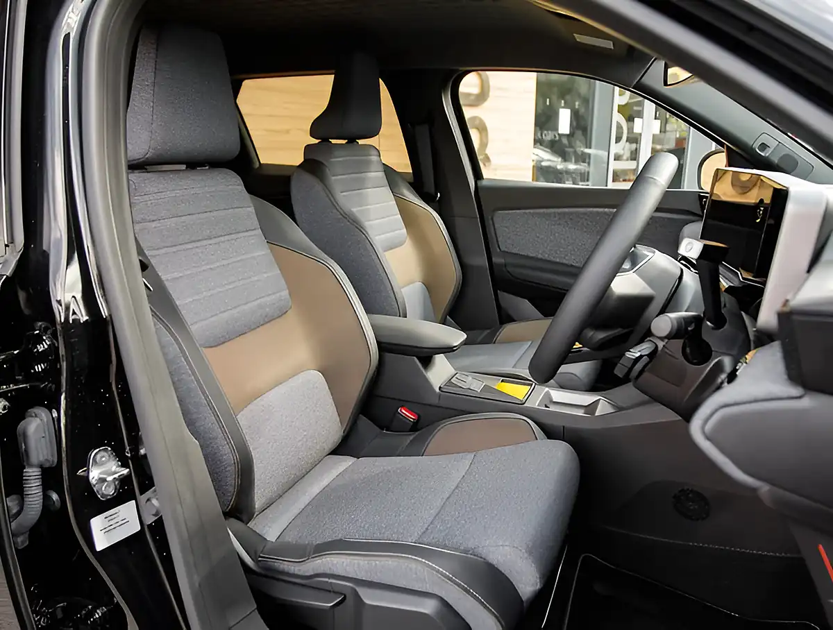 Used 2026 Renault 5 Techno Black - Interior and Exterior details 18