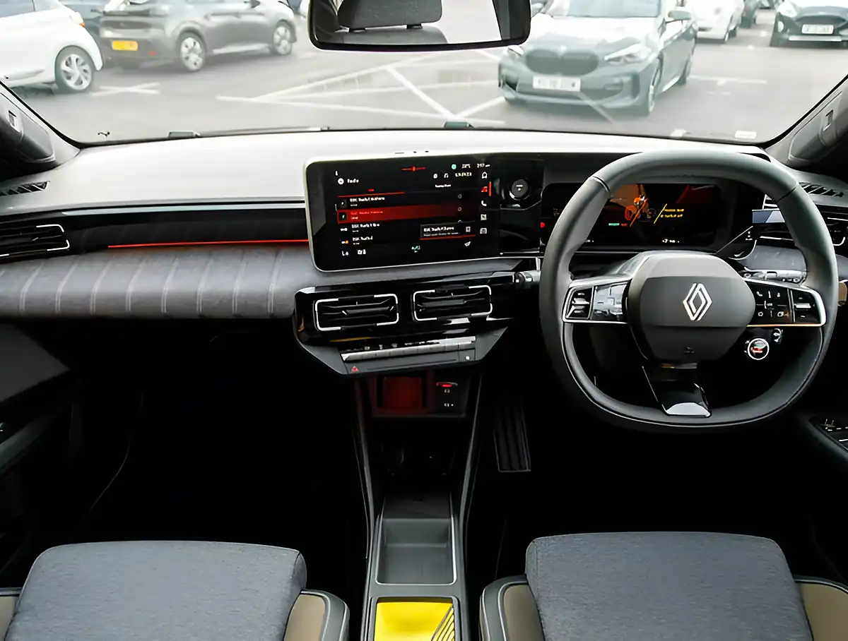 Used 2026 Renault 5 Techno Black - Interior and Exterior details 3