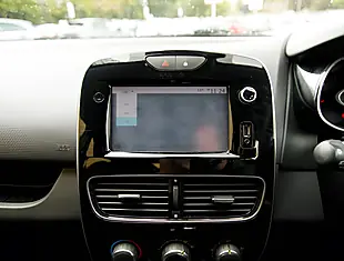 Used 2026 Renault Clio Dynamique Nav Glacier White - Interior and Exterior details 13