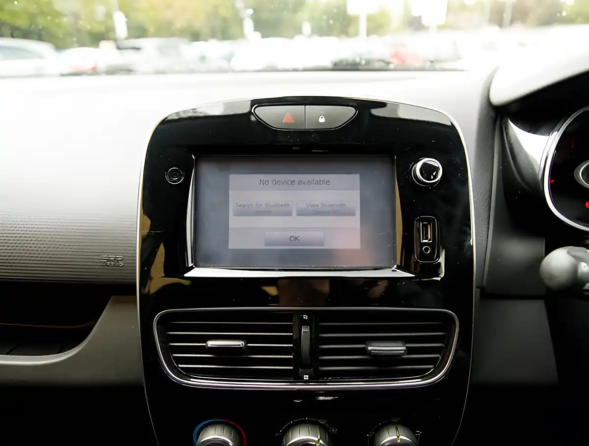 Used 2026 Renault Clio Dynamique Nav Glacier White - Interior and Exterior details 14