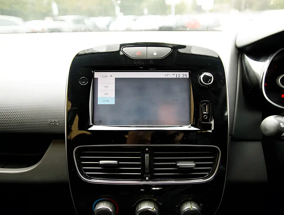 Used 2026 Renault Clio Dynamique Nav Glacier White - Interior and Exterior details 15