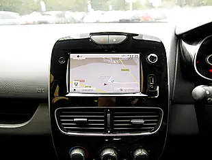 Used 2026 Renault Clio Dynamique Nav Glacier White - Interior and Exterior details 17