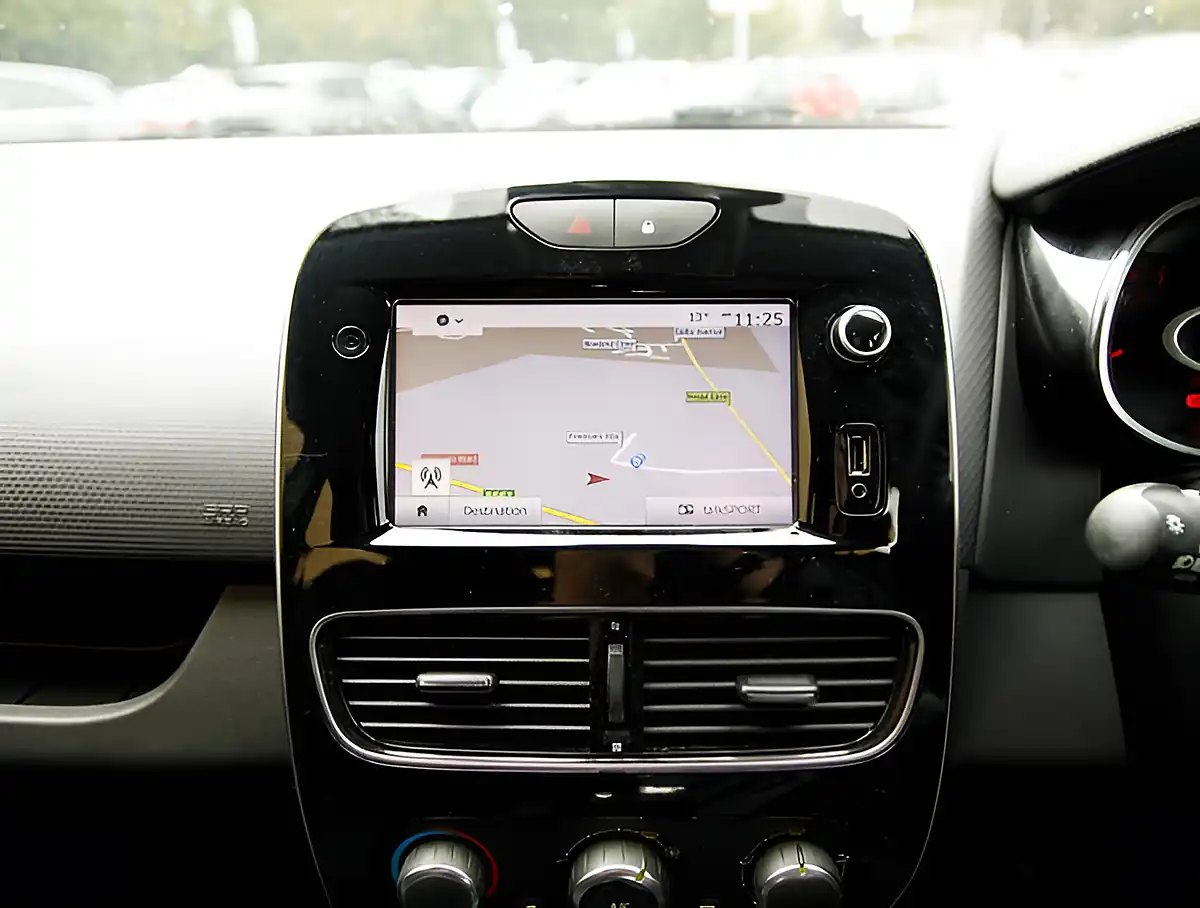 Used 2026 Renault Clio Dynamique Nav Glacier White - Interior and Exterior details 17