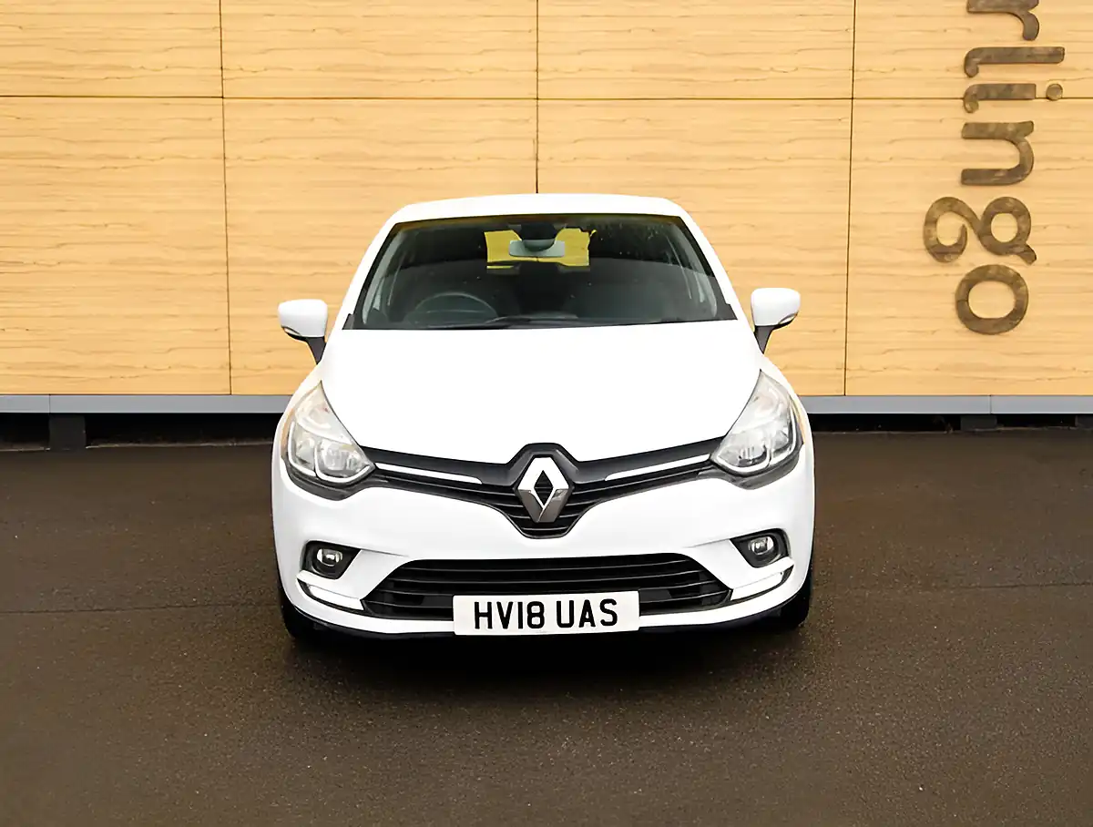 Used 2026 Renault Clio Dynamique Nav Glacier White - Interior and Exterior details 5