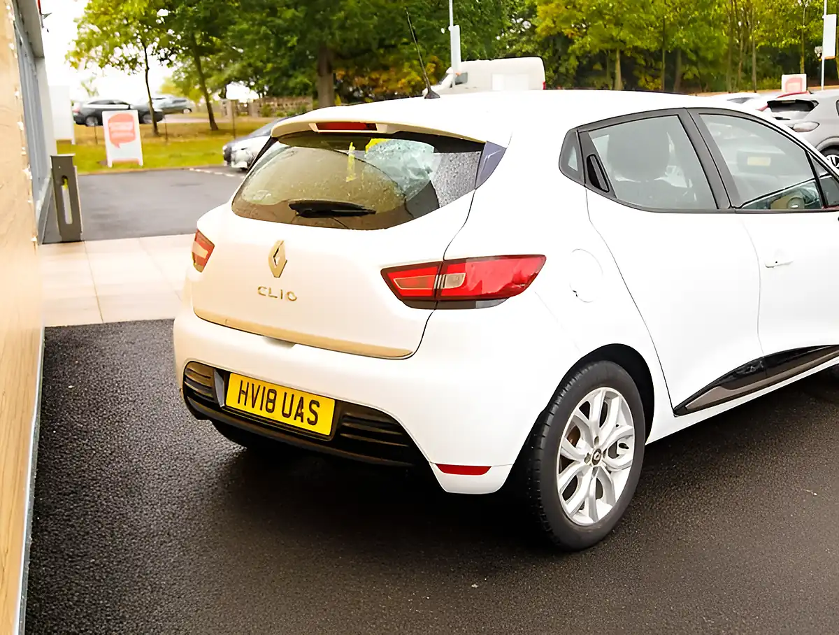 Used 2026 Renault Clio Dynamique Nav Glacier White - Interior and Exterior details 7