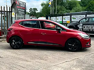 Used 2026 Renault Clio Dynamique S Nav Red - Interior and Exterior details 10