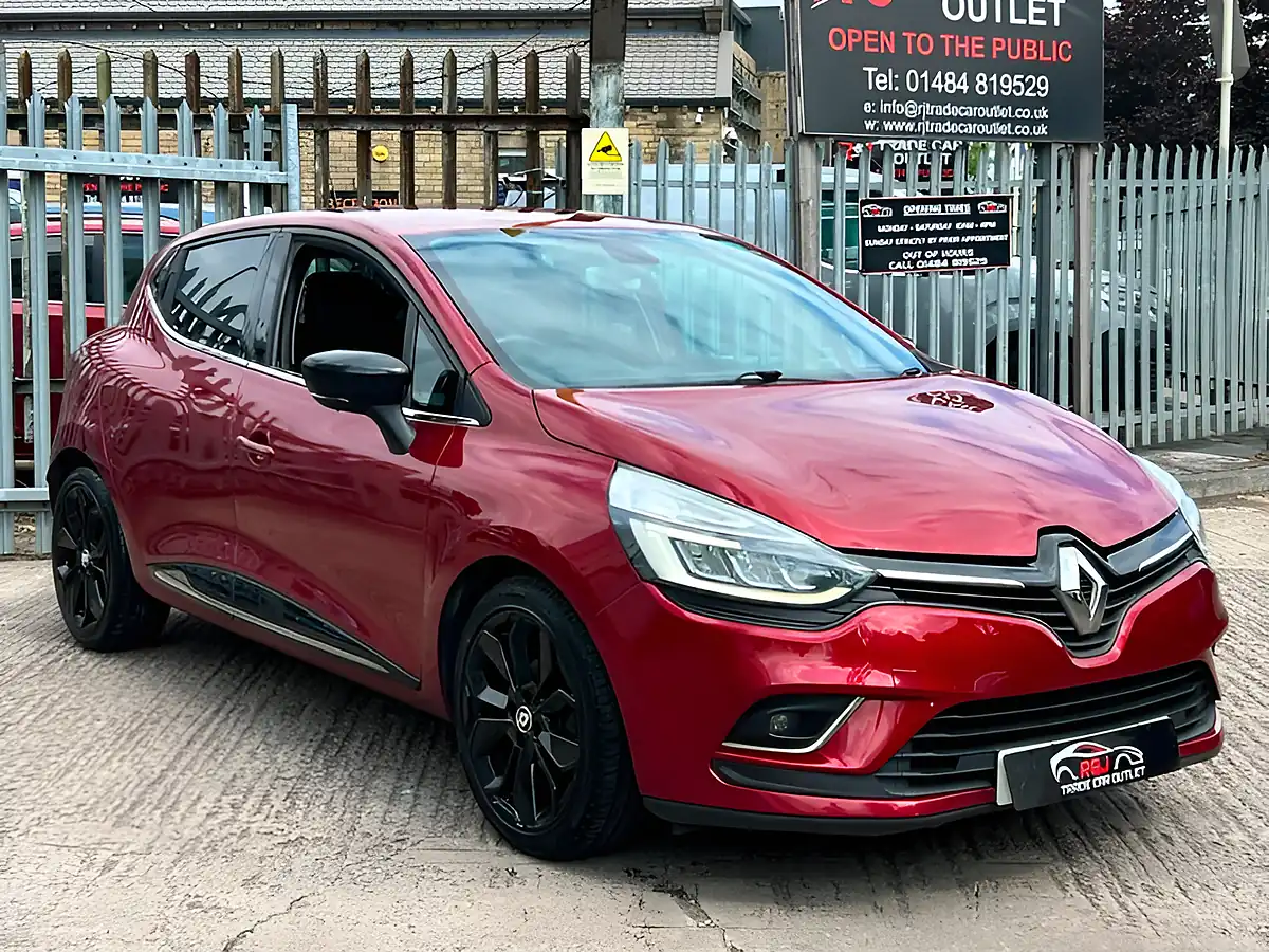 Used 2026 Renault Clio Dynamique S Nav Red - Interior and Exterior details 4