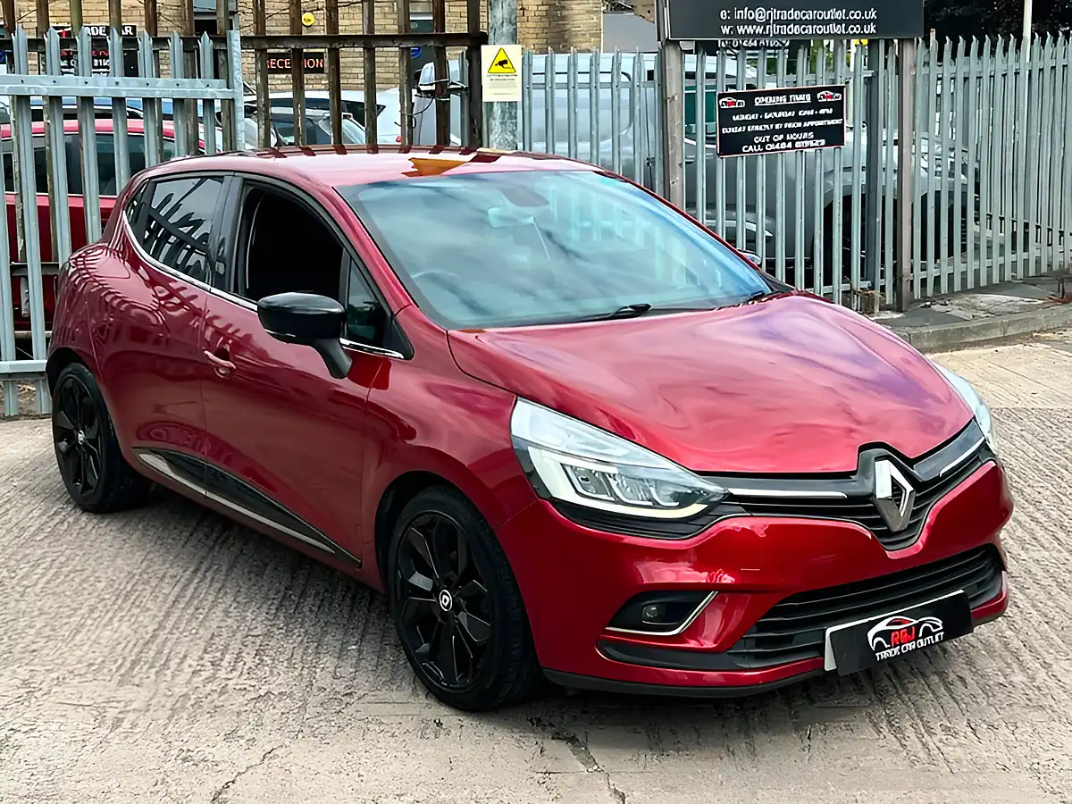 Used 2026 Renault Clio Dynamique S Nav Red - Interior and Exterior details 5
