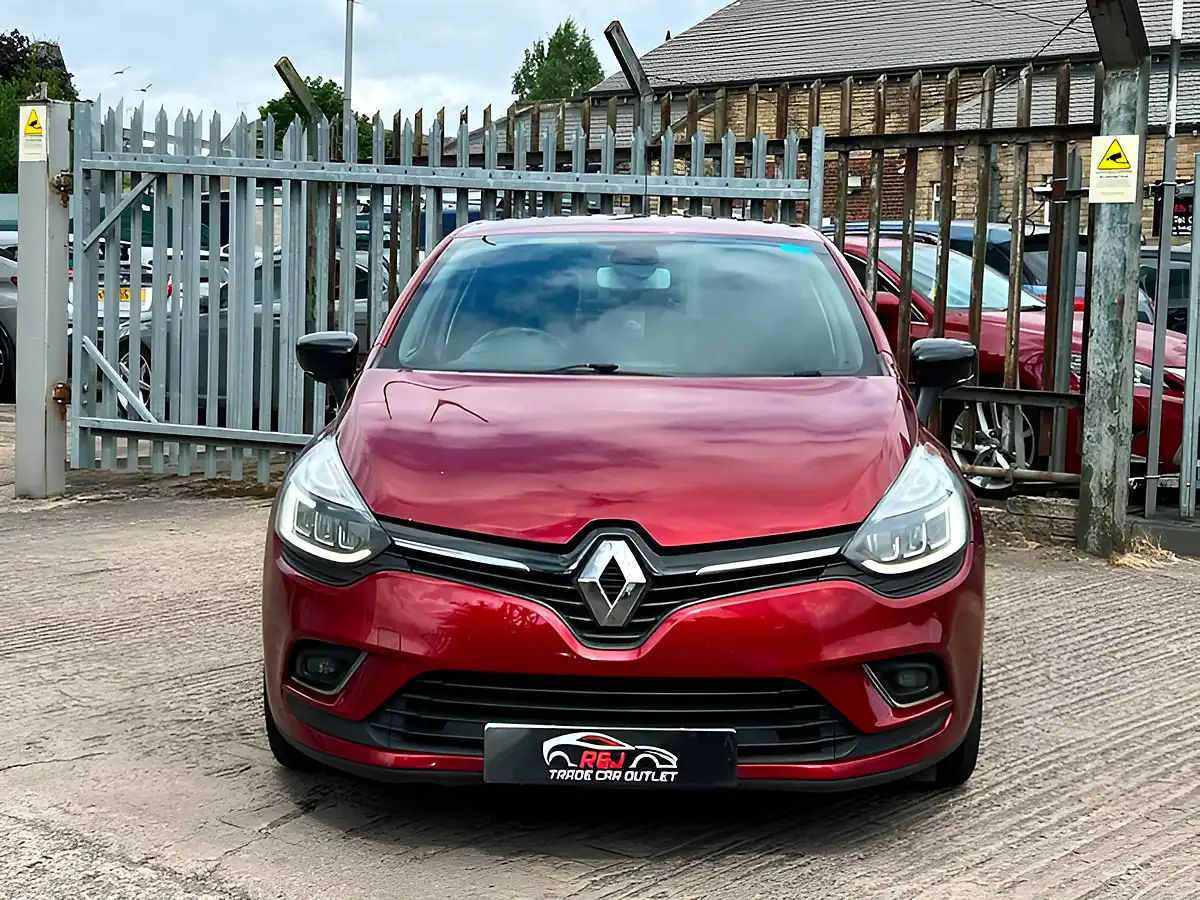 Used 2026 Renault Clio Dynamique S Nav Red - Interior and Exterior details 6