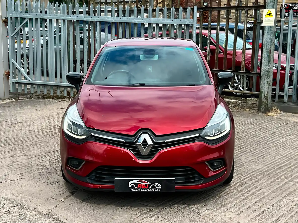 Used 2026 Renault Clio Dynamique S Nav Red - Interior and Exterior details 7