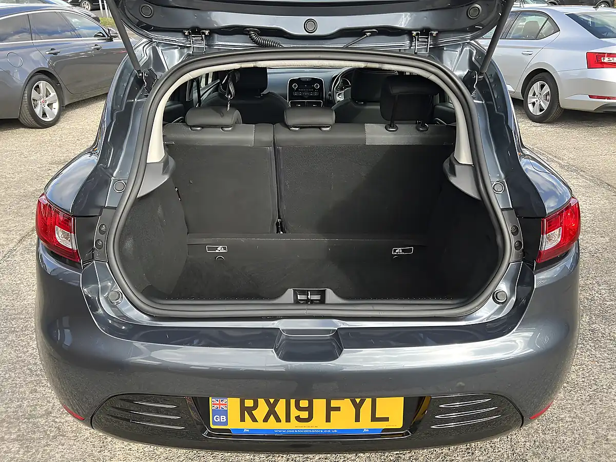 Used 2026 Renault Clio Play Titanium Grey Met - Interior and Exterior details 17