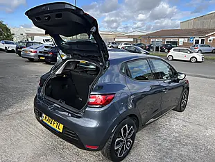 Used 2026 Renault Clio Play Titanium Grey Met - Interior and Exterior details 5