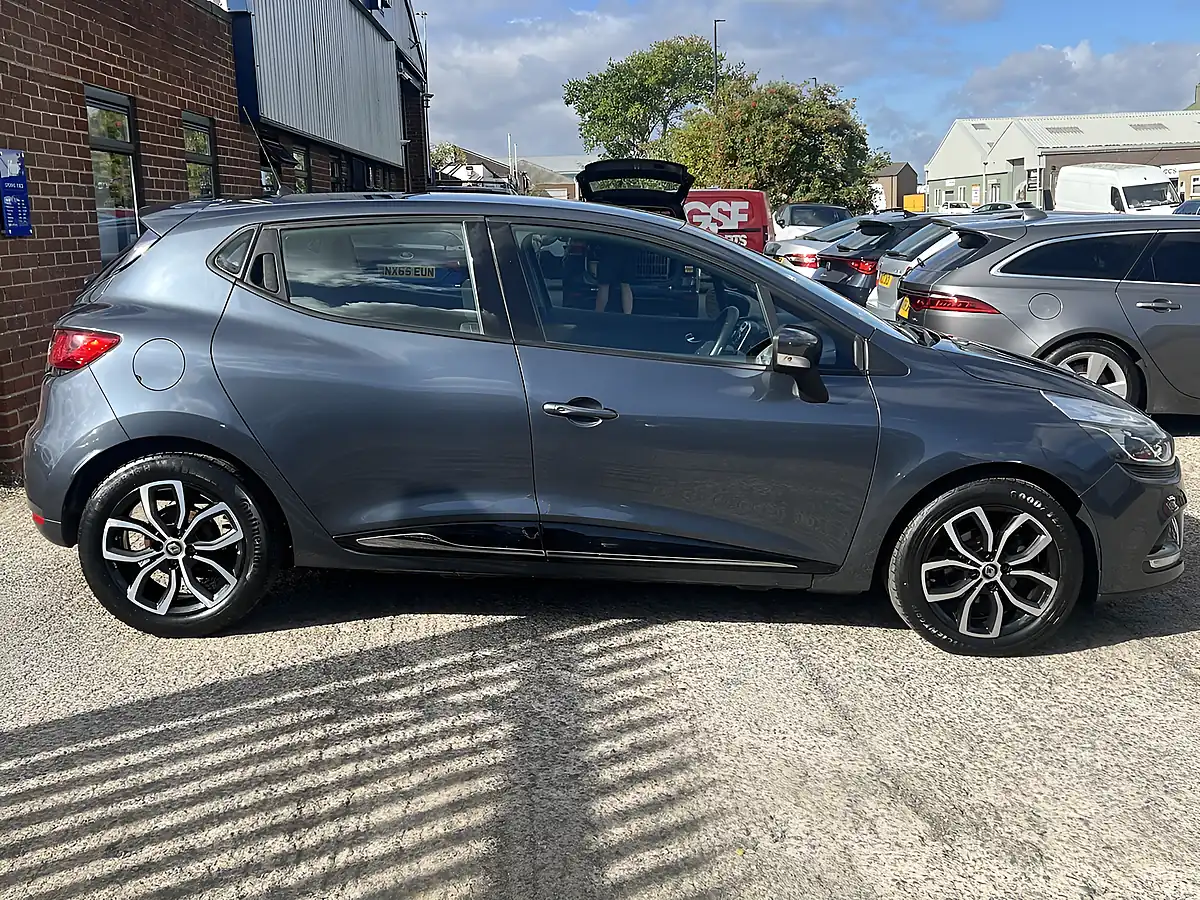 Used 2026 Renault Clio Play Titanium Grey Met - Interior and Exterior details 6