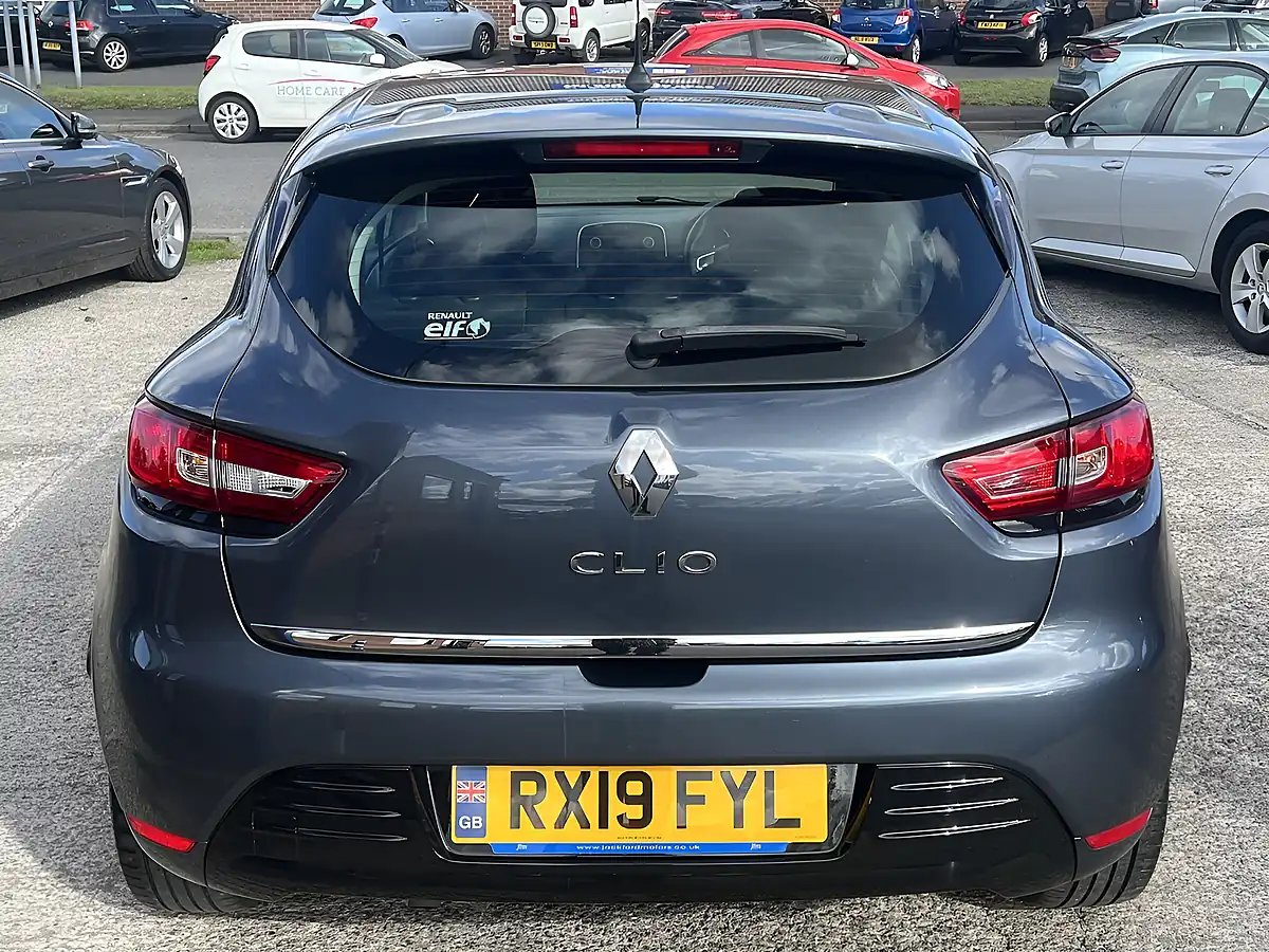 Used 2026 Renault Clio Play Titanium Grey Met - Interior and Exterior details 8