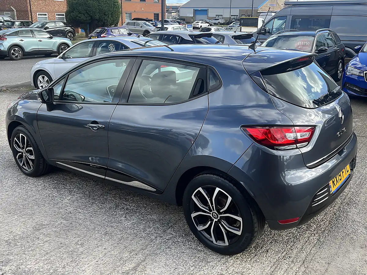 Used 2026 Renault Clio Play Titanium Grey Met - Interior and Exterior details 9