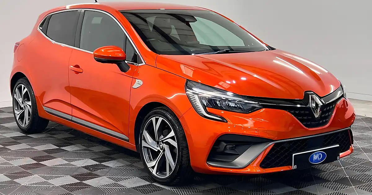 Used 2026 Renault Clio RS Line Bose Valencia Orange - Front View