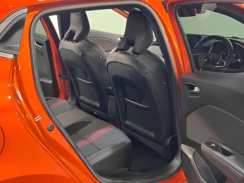Used 2026 Renault Clio RS Line Bose Valencia Orange - Interior and Exterior details 10