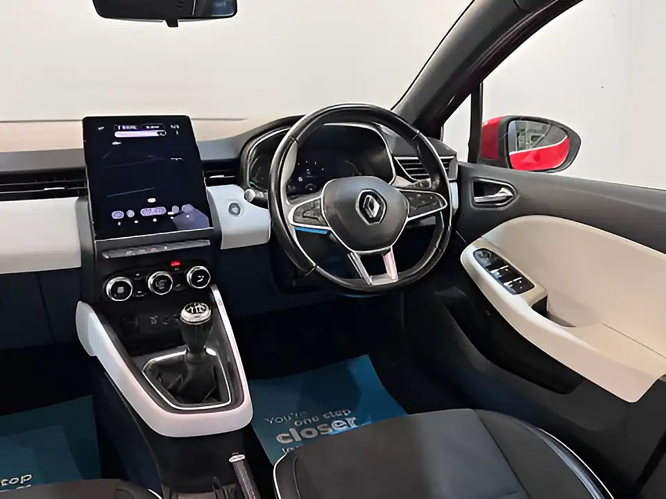 Used 2026 Renault Clio S Edition Flame Red - Interior and Exterior details 12