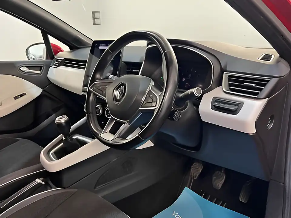 Used 2026 Renault Clio S Edition Flame Red - Interior and Exterior details 14