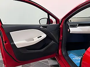 Used 2026 Renault Clio S Edition Flame Red - Interior and Exterior details 16