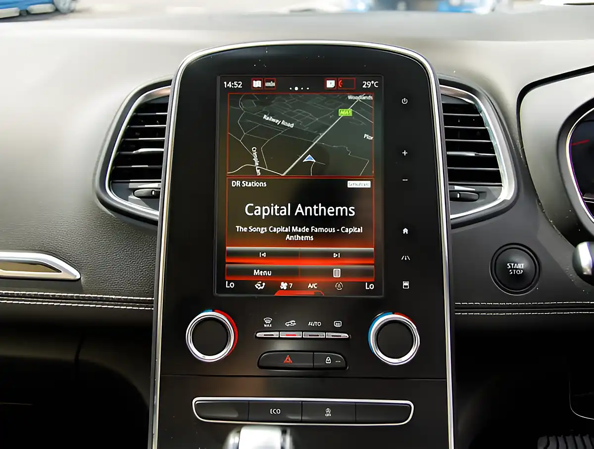 Used 2026 Renault Grand Scenic Signature Silver/Black - Interior and Exterior details 13