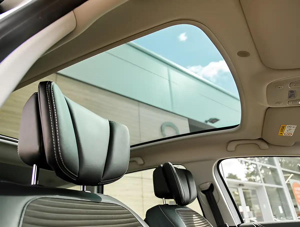 Used 2026 Renault Grand Scenic Signature Silver/Black - Interior and Exterior details 18