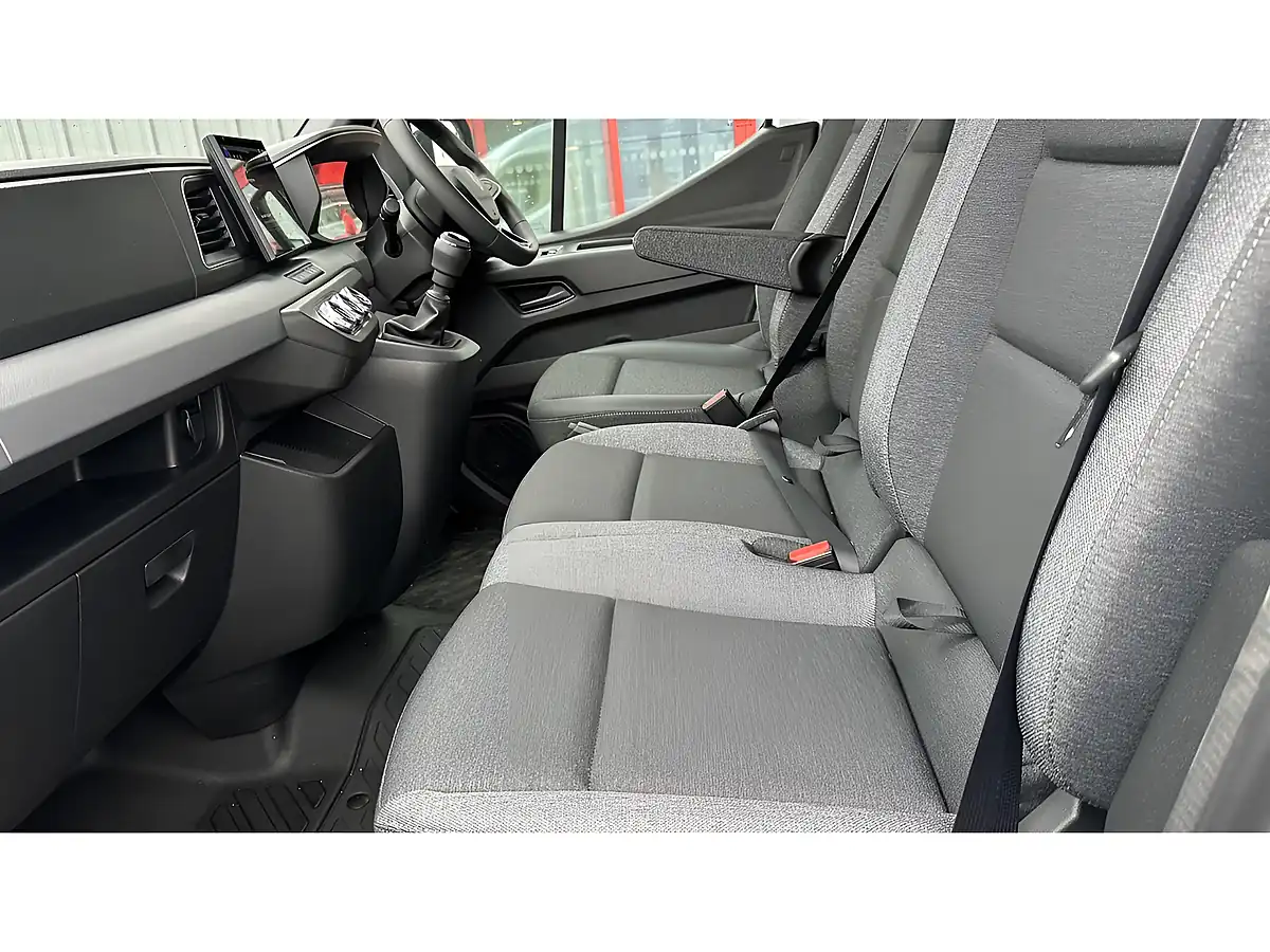 Used 2026 Renault Master Advance Mineral White - Interior and Exterior details 12