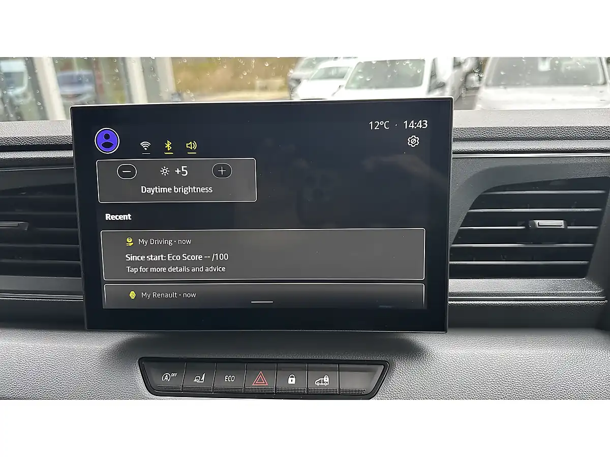 Used 2026 Renault Master Advance Mineral White - Interior and Exterior details 3