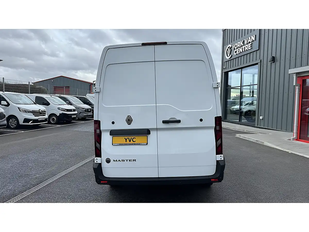 Used 2026 Renault Master Advance Mineral White - Interior and Exterior details 9