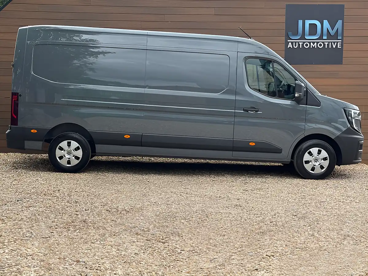 Used 2026 Renault Master LM35 Advance Grey - Interior and Exterior details 2