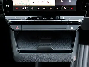 Used 2026 Renault Megane Techno Grey/Black - Interior and Exterior details 18
