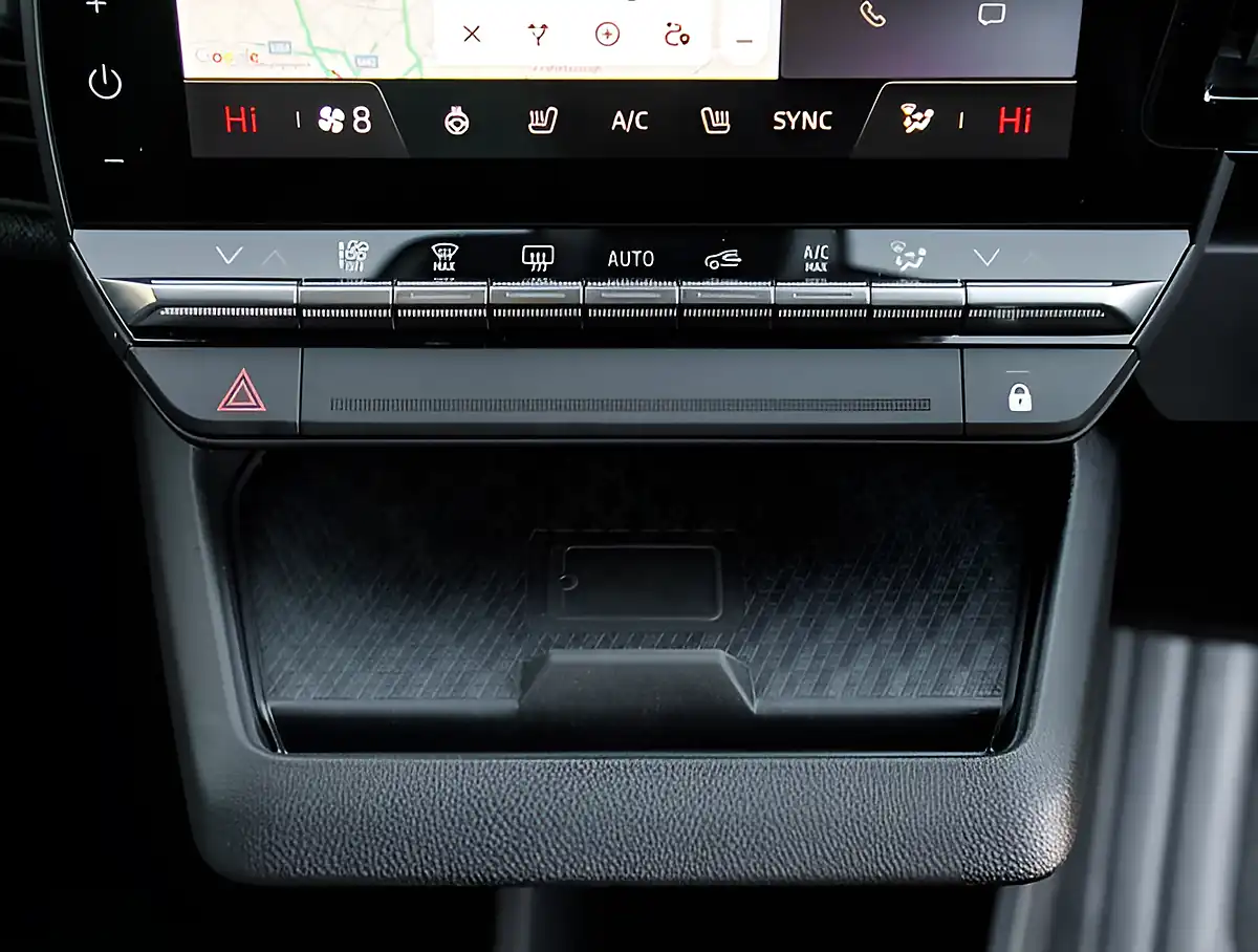 Used 2026 Renault Megane Techno Grey/Black - Interior and Exterior details 18