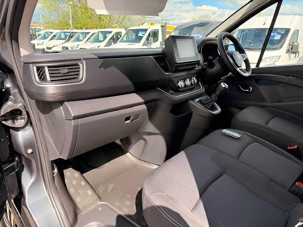 Used 2026 Renault Trafic SL30 Extra Sport Grey - Interior and Exterior details 20