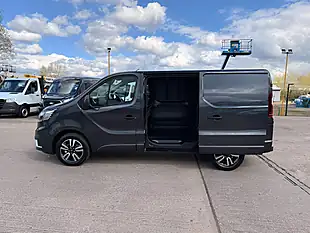 Used 2026 Renault Trafic SL30 Extra Sport Grey - Interior and Exterior details 8