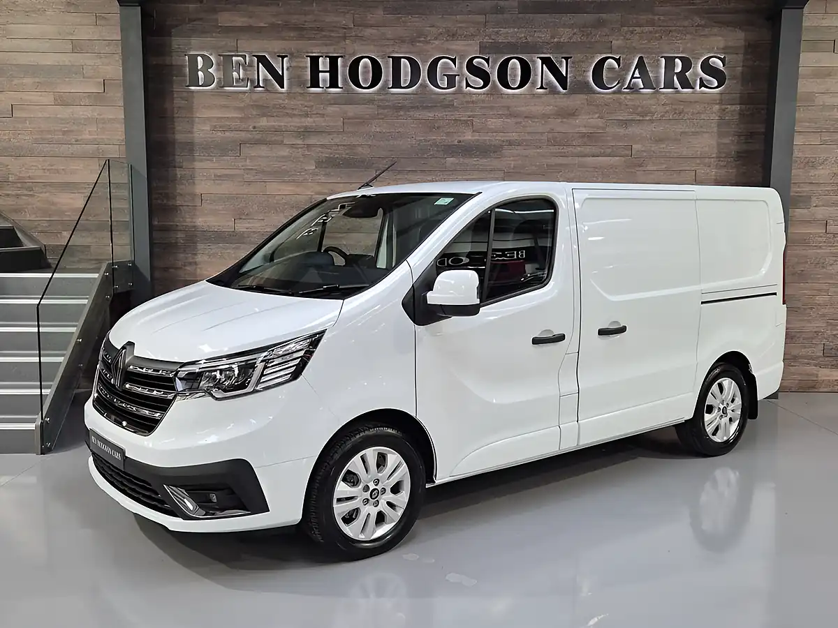Used 2026 Renault Trafic SL30 Extra White - Front View