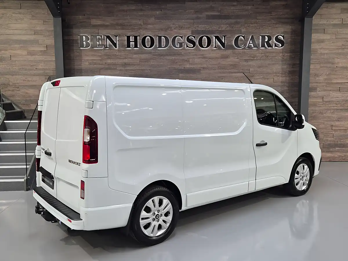 Used 2026 Renault Trafic SL30 Extra White - Interior and Exterior details 5