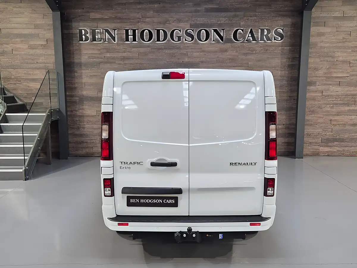 Used 2026 Renault Trafic SL30 Extra White - Interior and Exterior details 6