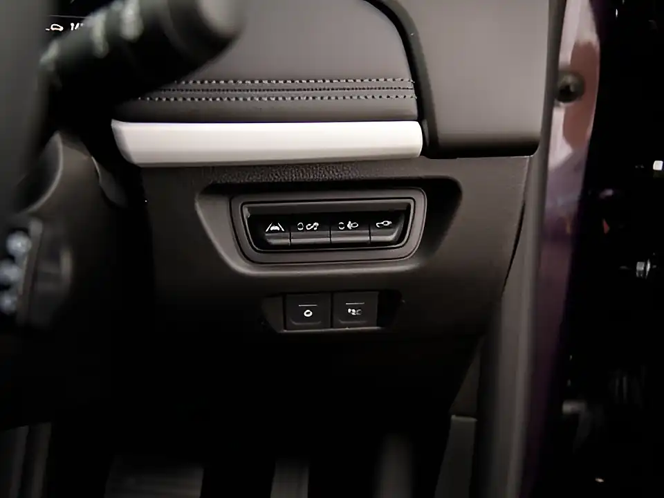 Used 2026 Renault Zoe Iconic Purple - Interior and Exterior details 10